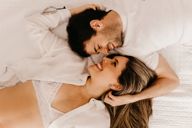 Kiedy dla faceta zaczyna się związek? Psychologia męskiego podejścia do relacji!